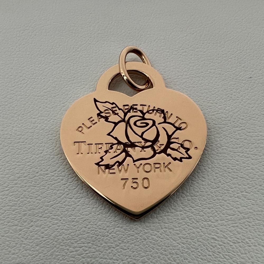 Large heart‎ charm
